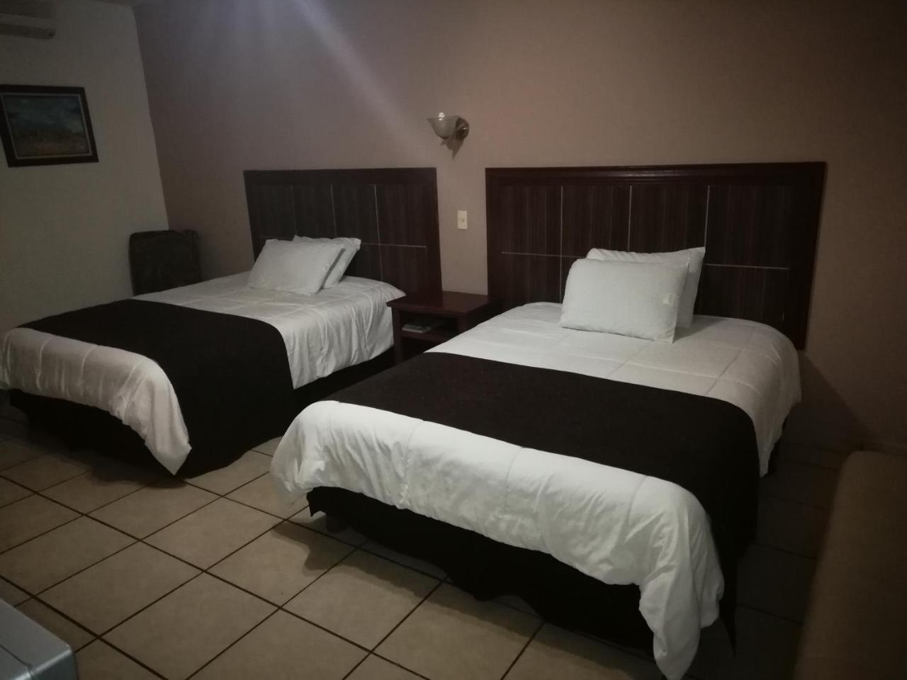 Hotel Versalles Inn Ciudad Obregón Екстериор снимка